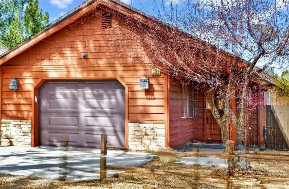2089 Shady Big Bear City, CA 92314