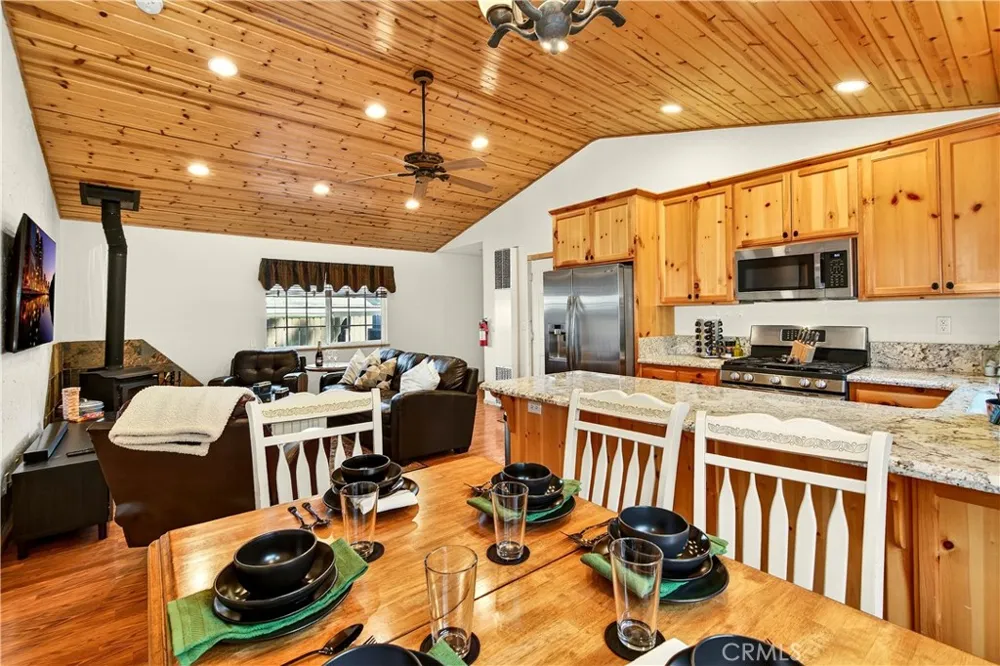 2089 Shady Big Bear City, CA 92314