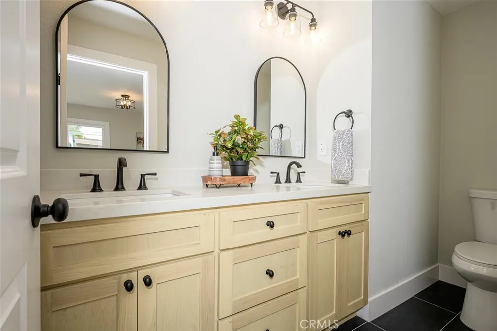 12126 Ainsworth St Los Angeles, CA 90044