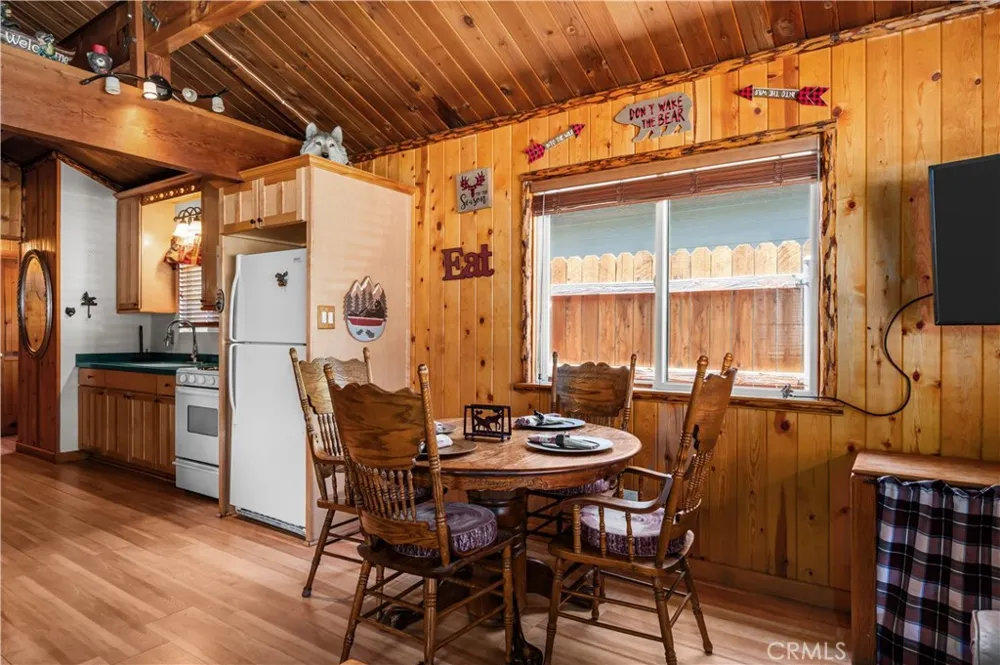 906 W Country Club Boulevard Big Bear City, CA 92314