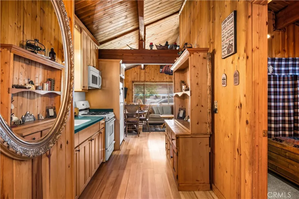 906 W Country Club Boulevard Big Bear City, CA 92314