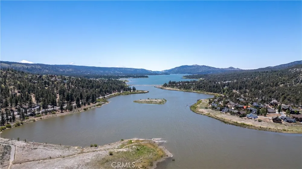 906 W Country Club Boulevard Big Bear City, CA 92314
