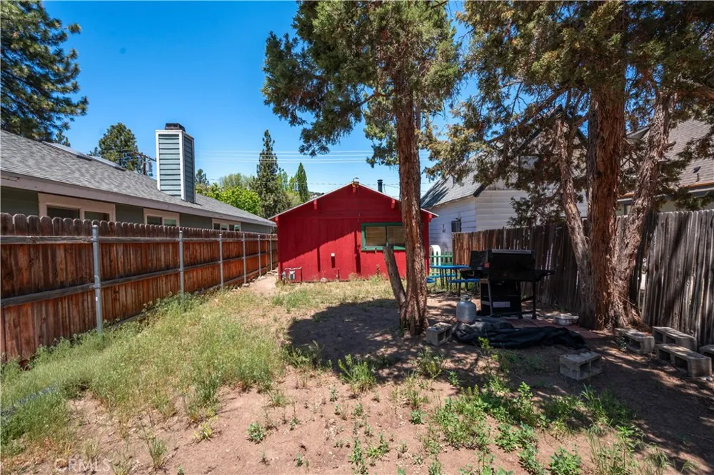 906 W Country Club Boulevard Big Bear City, CA 92314