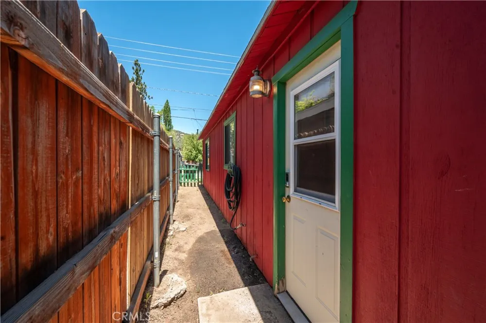 906 W Country Club Boulevard Big Bear City, CA 92314