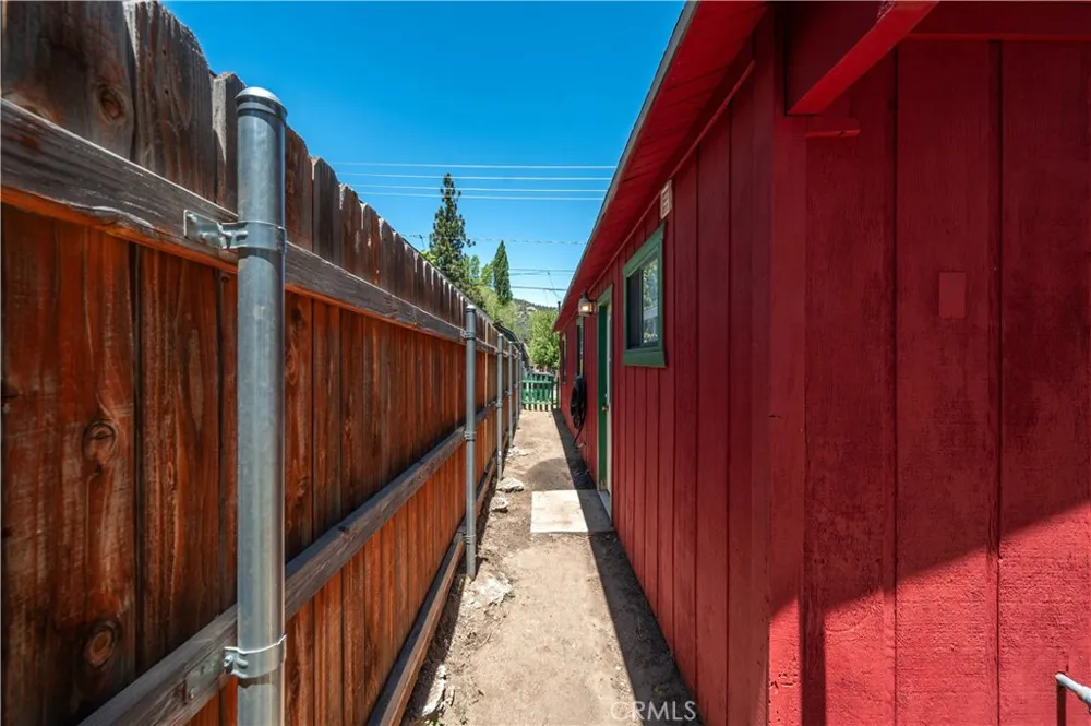 906 W Country Club Boulevard Big Bear City, CA 92314
