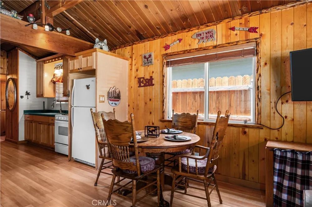 906 W Country Club Boulevard Big Bear City, CA 92314