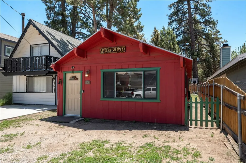 906 W Country Club Boulevard Big Bear City, CA 92314