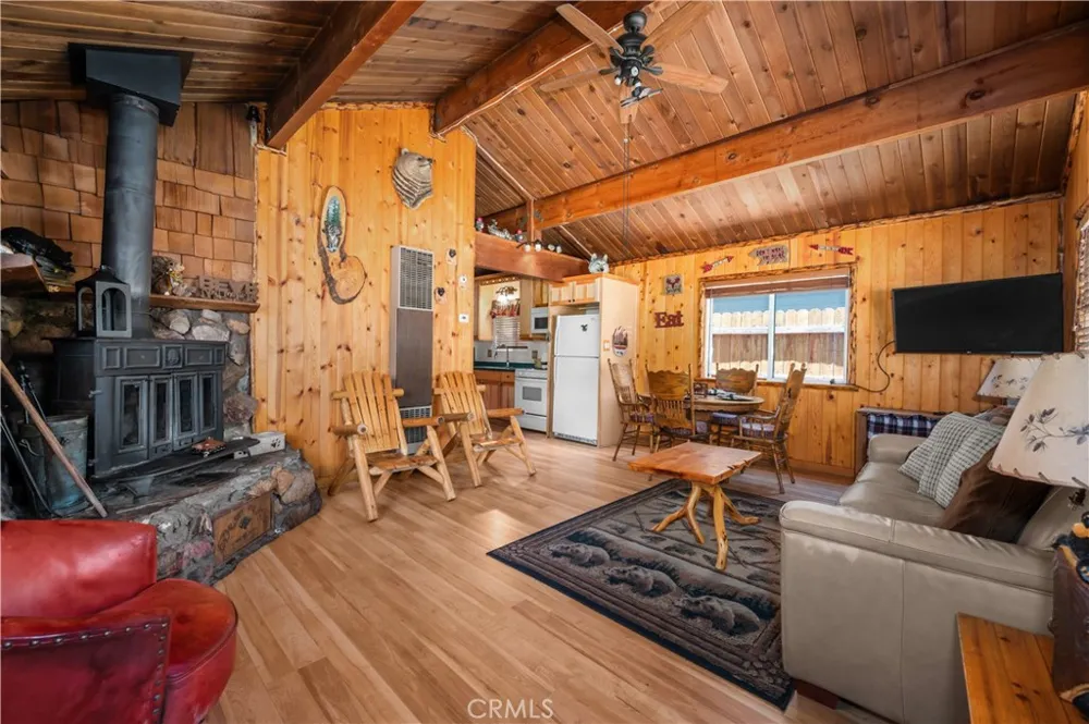 906 W Country Club Boulevard Big Bear City, CA 92314