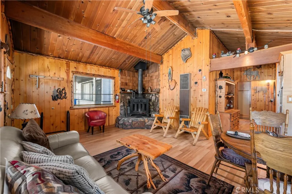 906 W Country Club Boulevard Big Bear City, CA 92314