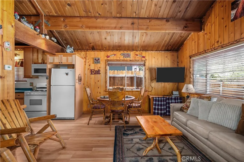 906 W Country Club Boulevard Big Bear City, CA 92314