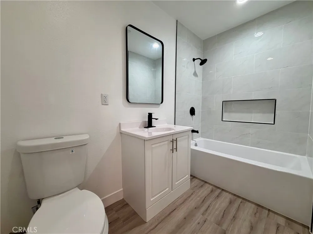 1115 S Acacia Compton, CA 90220