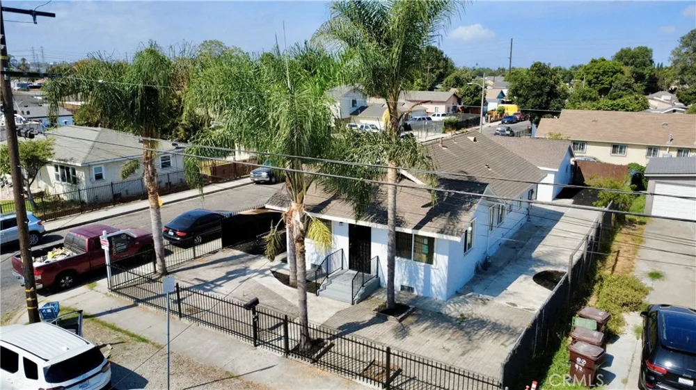 1115 S Acacia Compton, CA 90220
