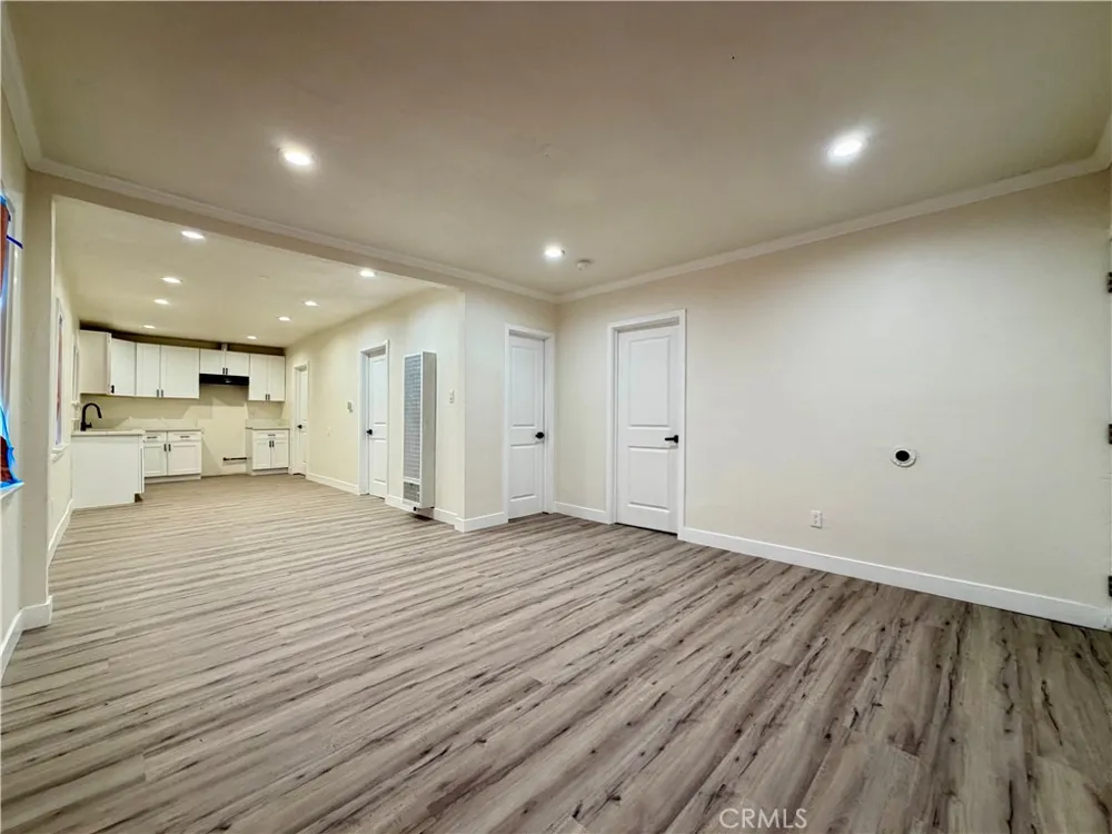 1115 S Acacia Compton, CA 90220
