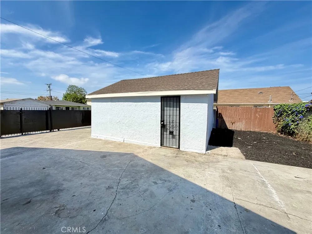 1115 S Acacia Compton, CA 90220
