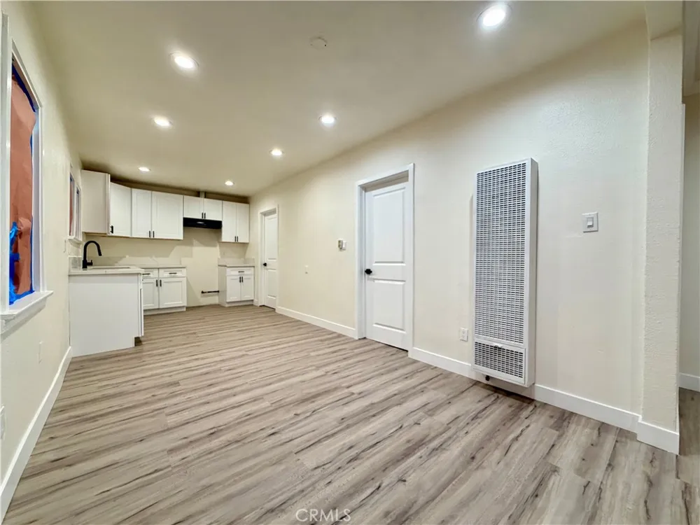 1115 S Acacia Compton, CA 90220