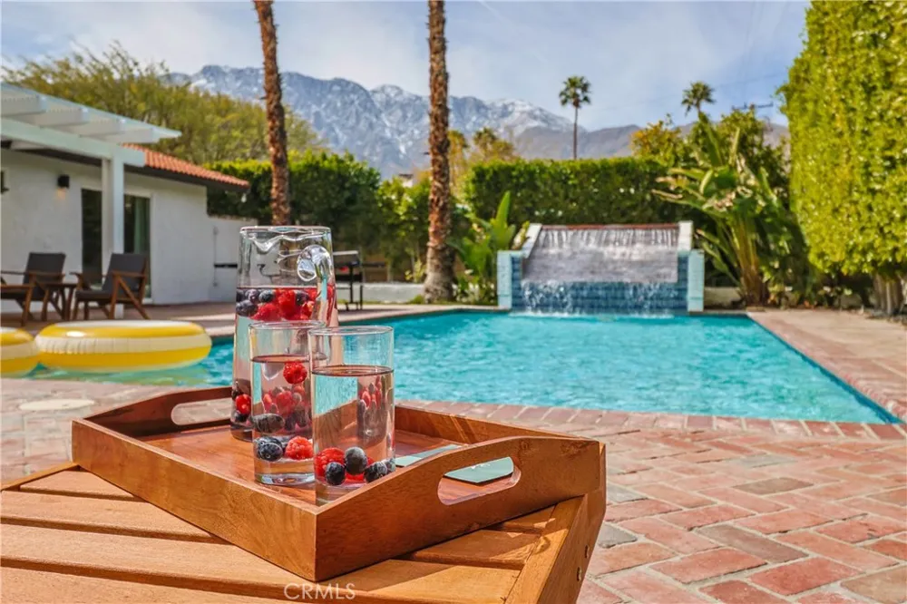 360 W Pico Palm Springs, CA 92262