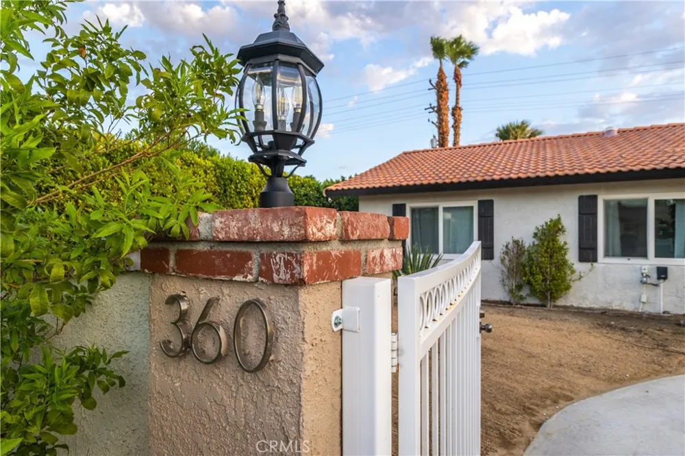 360 W Pico Palm Springs, CA 92262