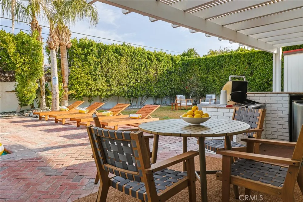 360 W Pico Palm Springs, CA 92262
