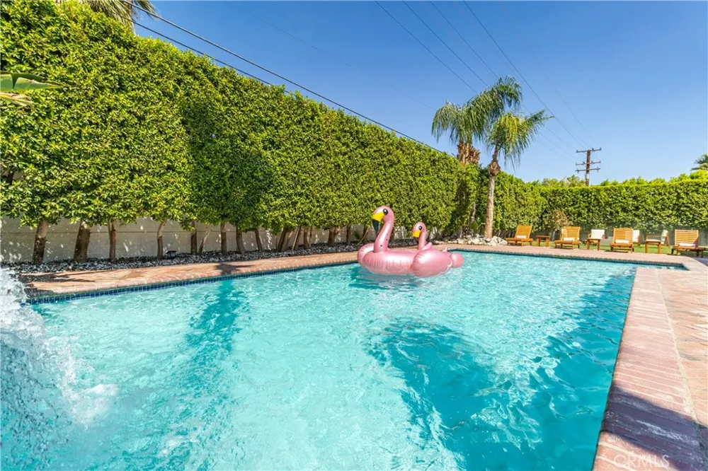 360 W Pico Palm Springs, CA 92262
