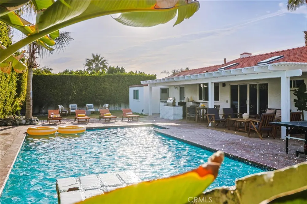 360 W Pico Palm Springs, CA 92262