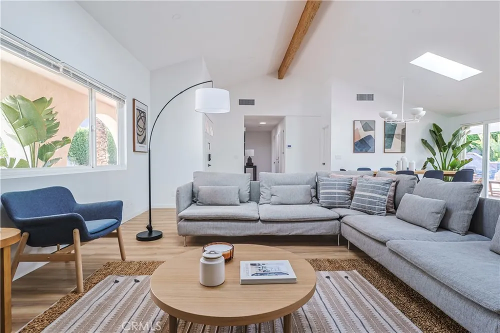 360 W Pico Palm Springs, CA 92262