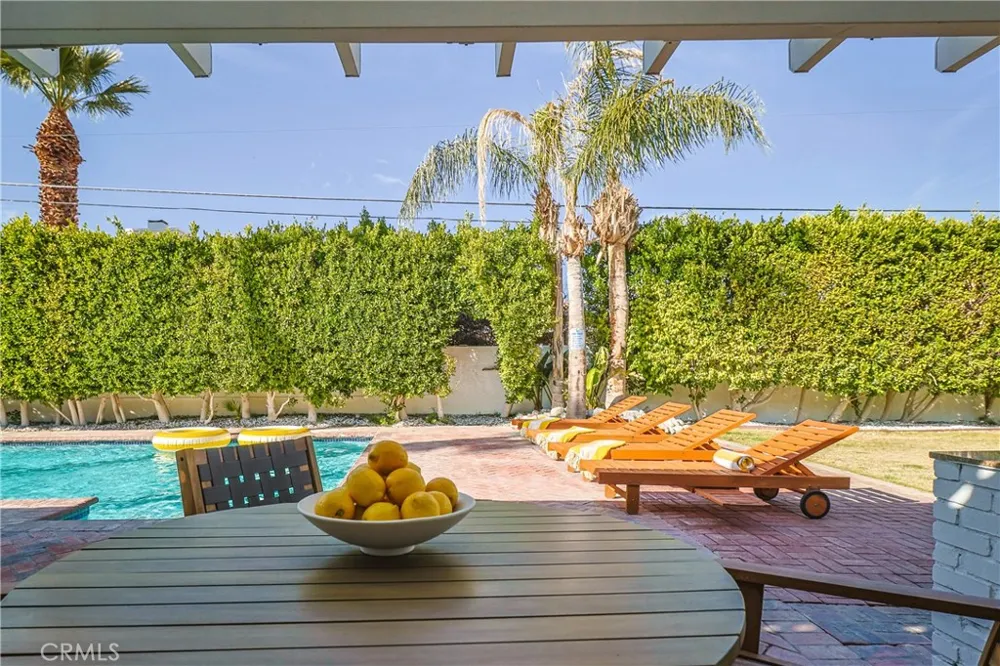 360 W Pico Palm Springs, CA 92262