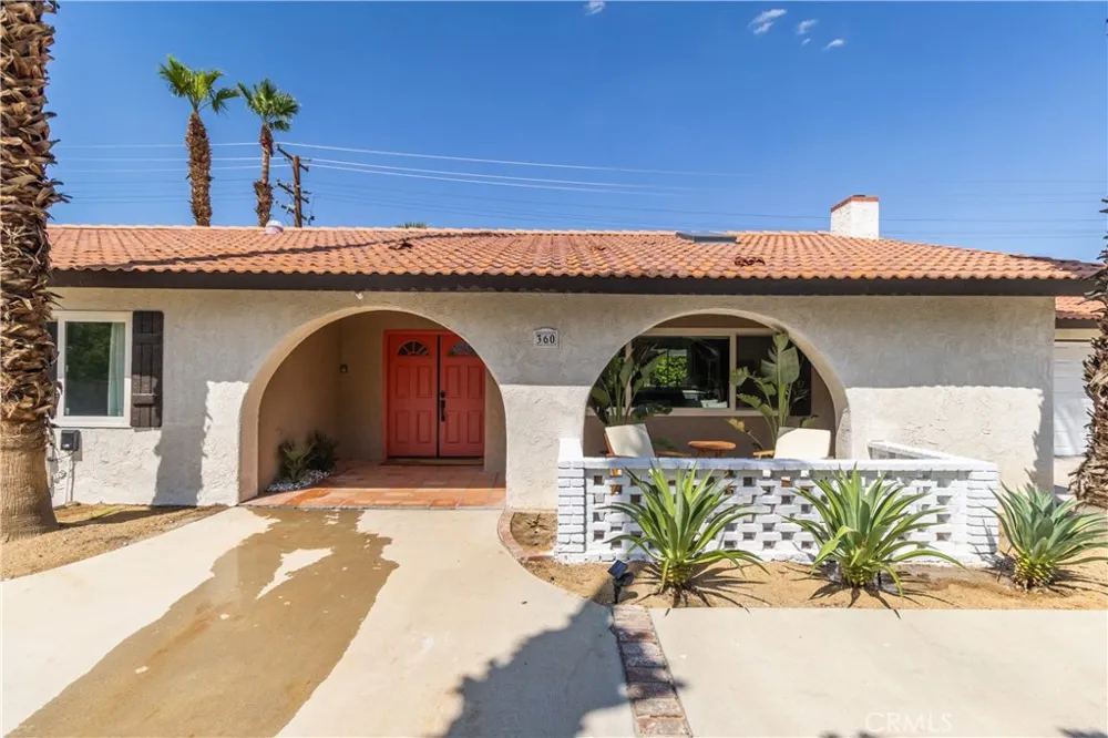 360 W Pico Palm Springs, CA 92262