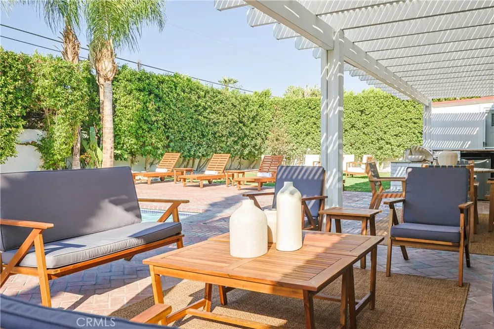 360 W Pico Palm Springs, CA 92262