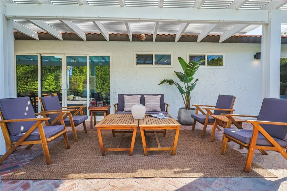 360 W Pico Palm Springs, CA 92262