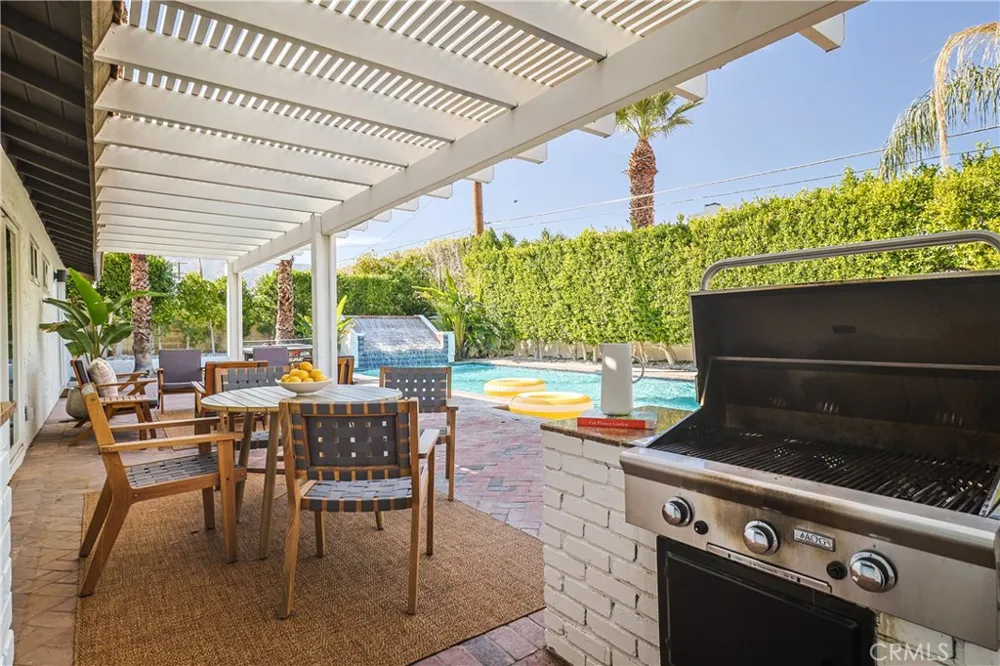 360 W Pico Palm Springs, CA 92262