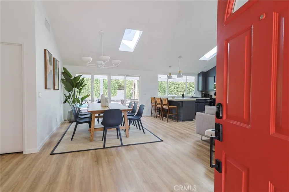 360 W Pico Palm Springs, CA 92262