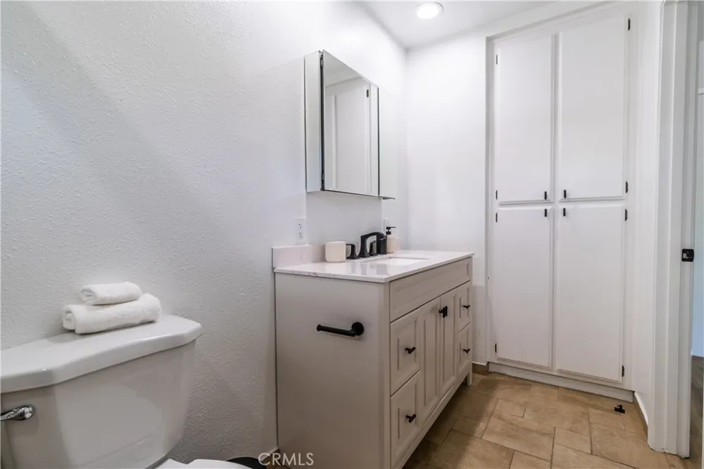 360 W Pico Palm Springs, CA 92262