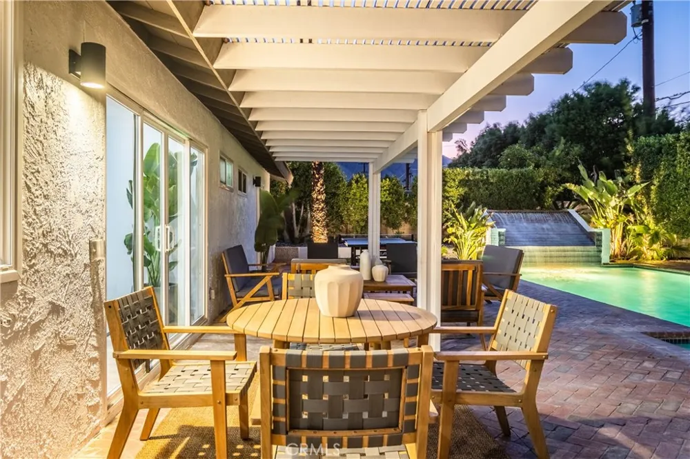 360 W Pico Palm Springs, CA 92262