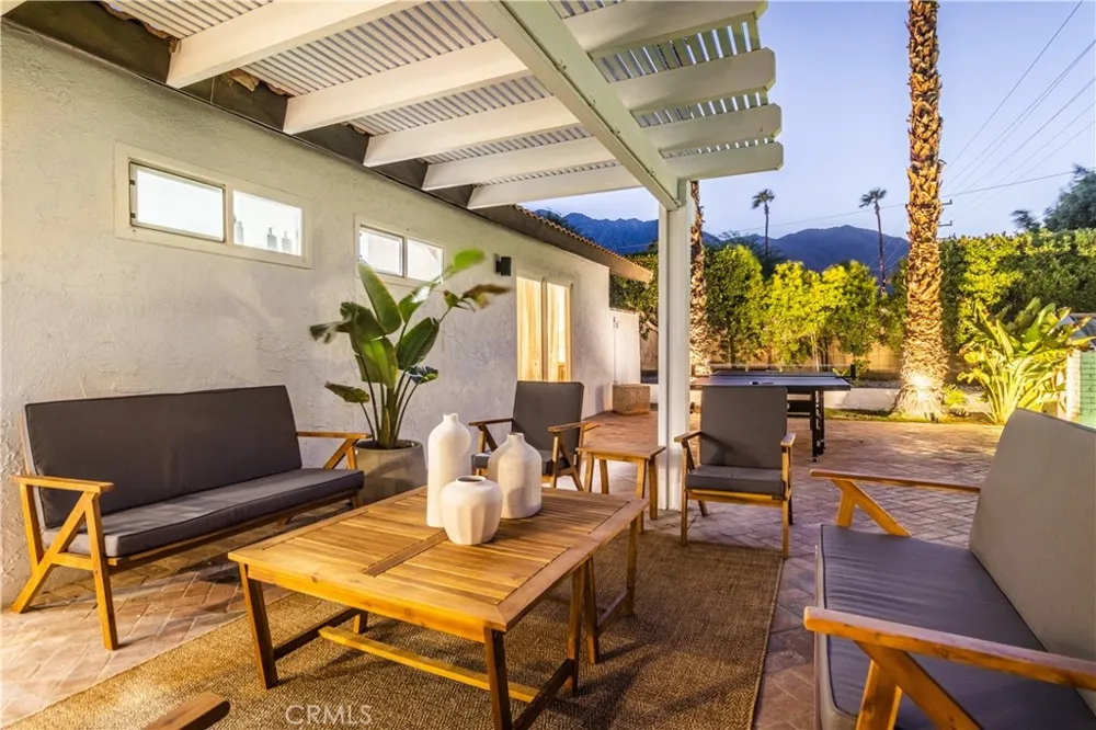 360 W Pico Palm Springs, CA 92262