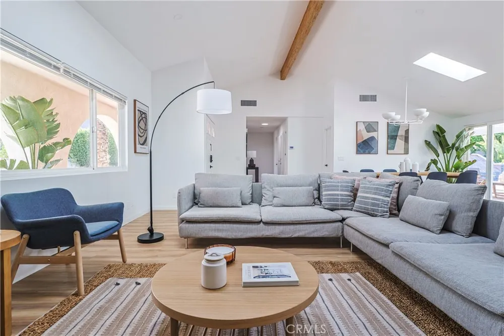 360 W Pico Palm Springs, CA 92262