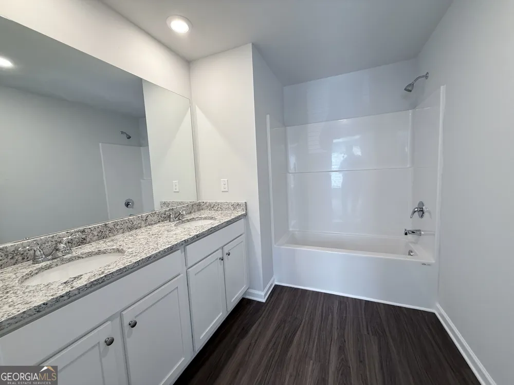 432 Oakwood DR NW Milledgeville, GA 31061