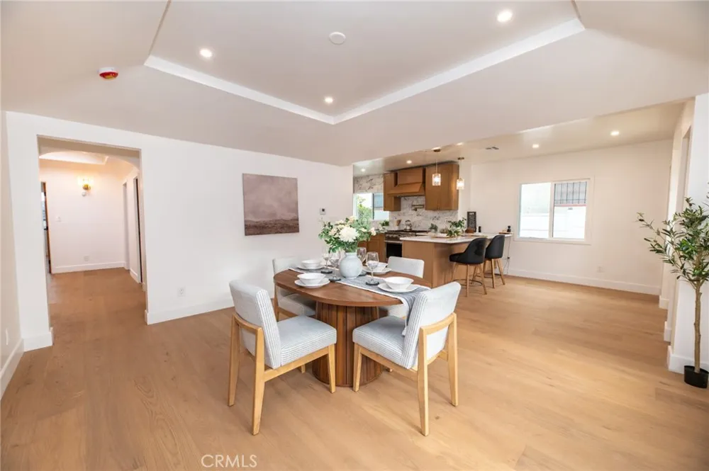 4832 S Victoria View Park, CA 90043