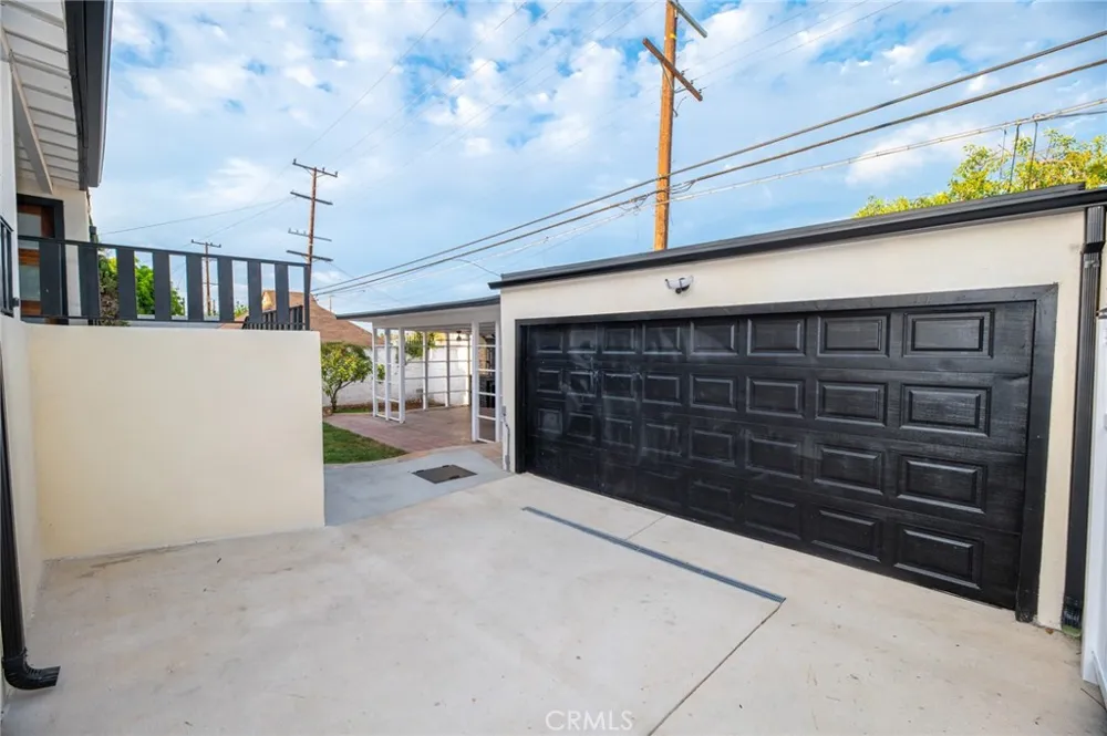 4832 S Victoria View Park, CA 90043