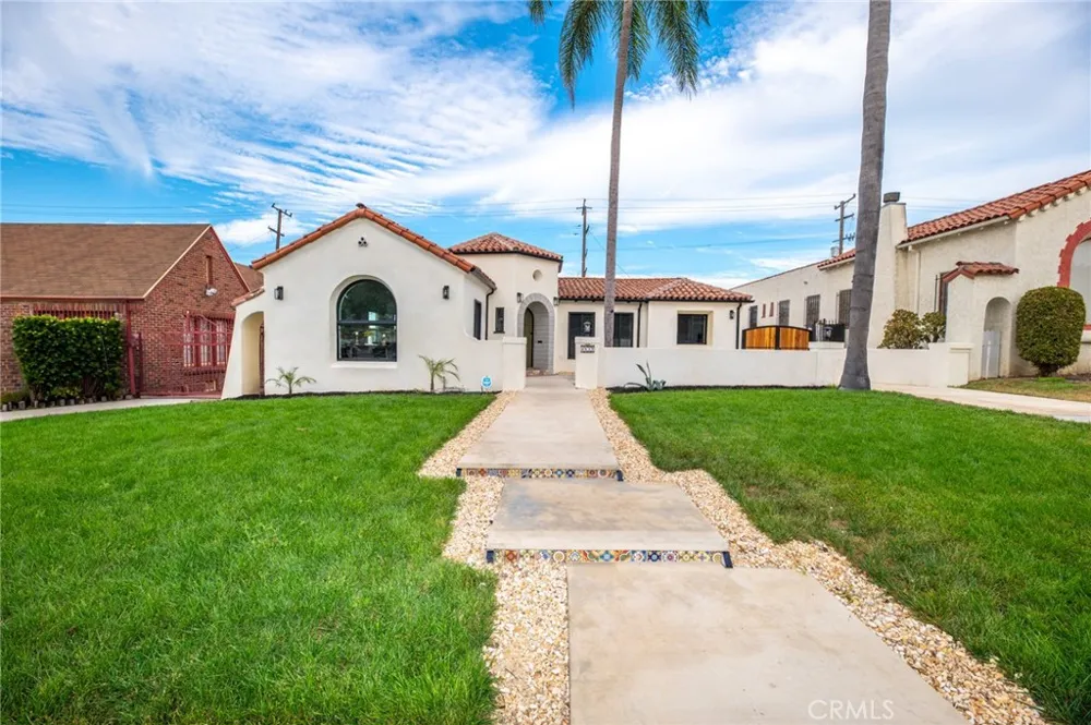 4832 S Victoria View Park, CA 90043