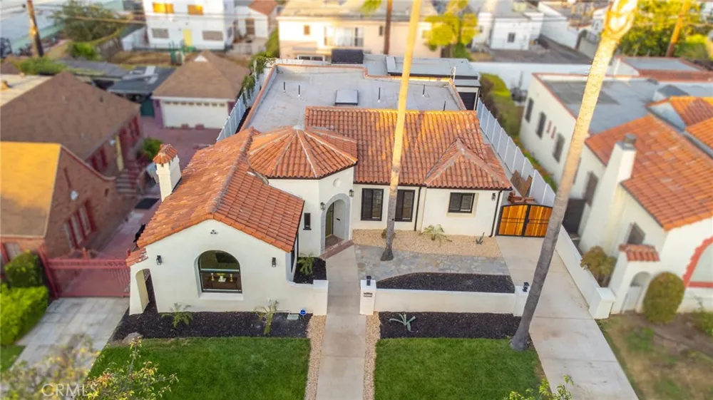 4832 S Victoria View Park, CA 90043