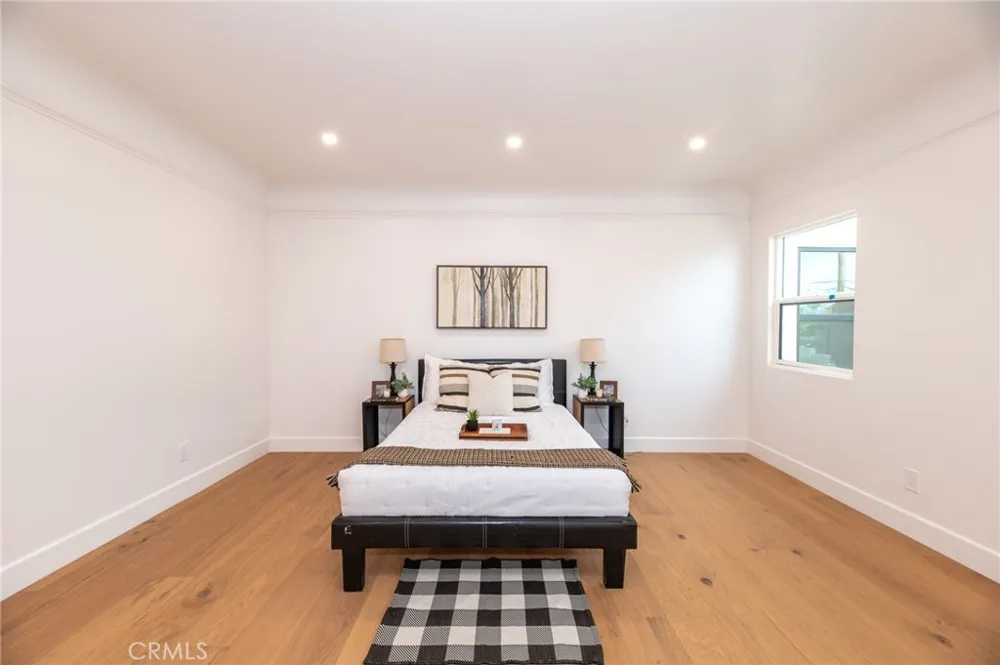 4832 S Victoria View Park, CA 90043
