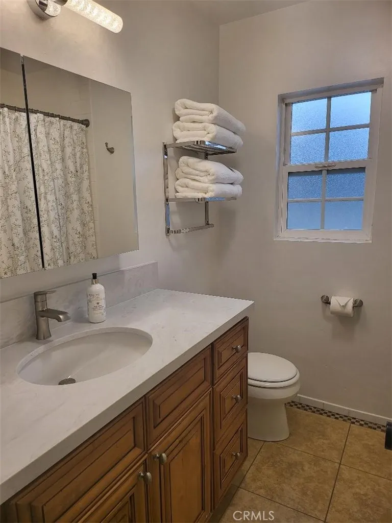 7951 Devenir Downey, CA 90242