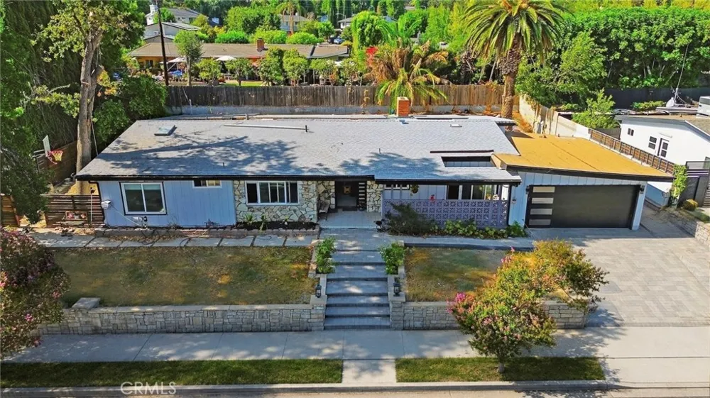 24222 Caris Woodland Hills, CA 91367