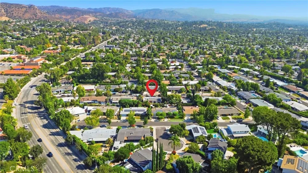 24222 Caris Woodland Hills, CA 91367