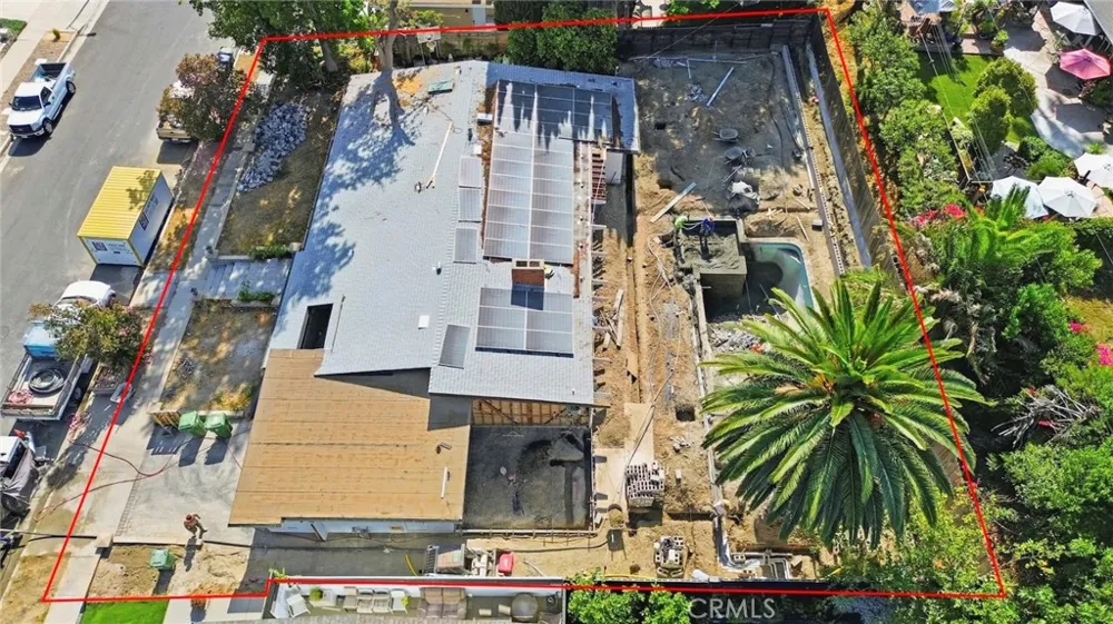 24222 Caris Woodland Hills, CA 91367