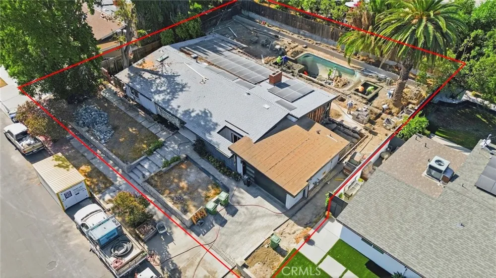 24222 Caris Woodland Hills, CA 91367