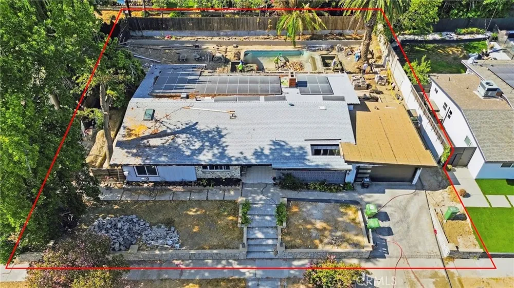 24222 Caris Woodland Hills, CA 91367