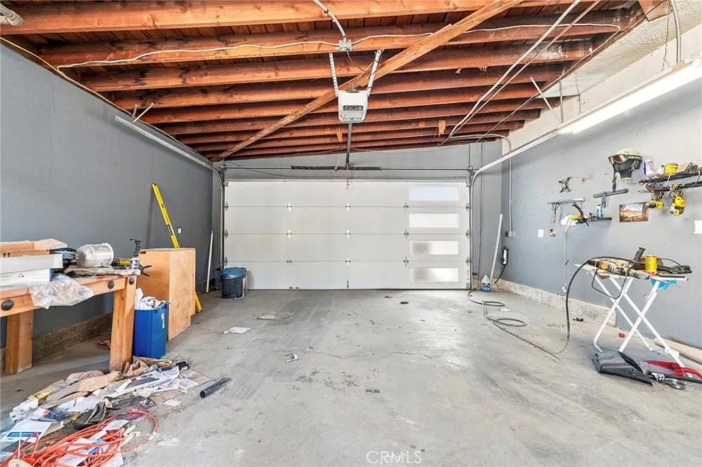 24222 Caris Woodland Hills, CA 91367