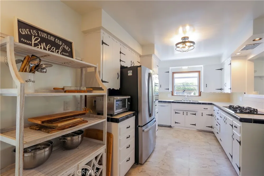 3806 Rosehedge Fullerton, CA 92835