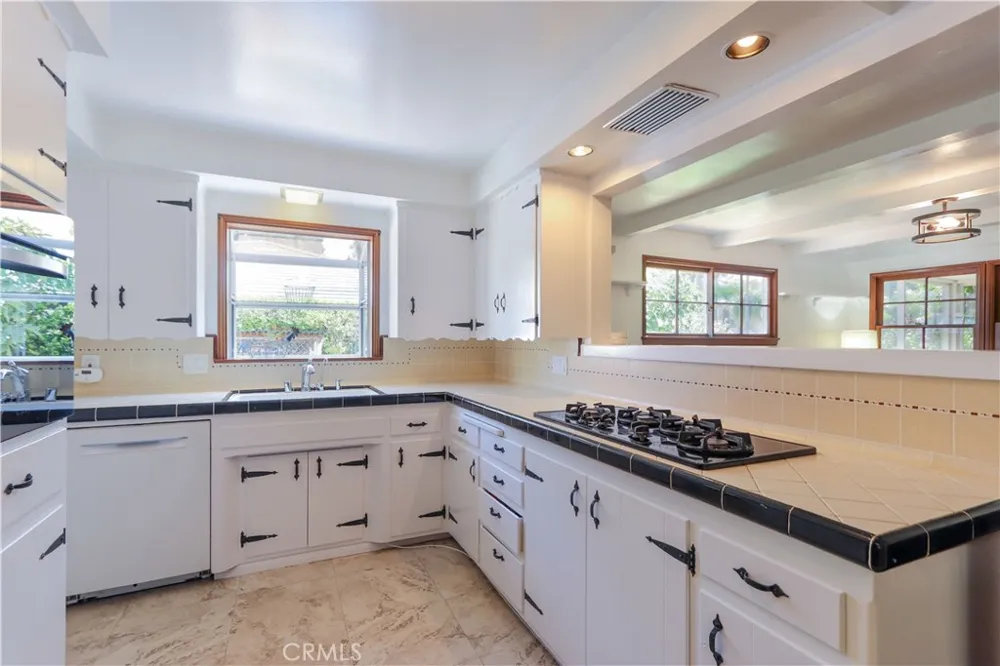 3806 Rosehedge Fullerton, CA 92835